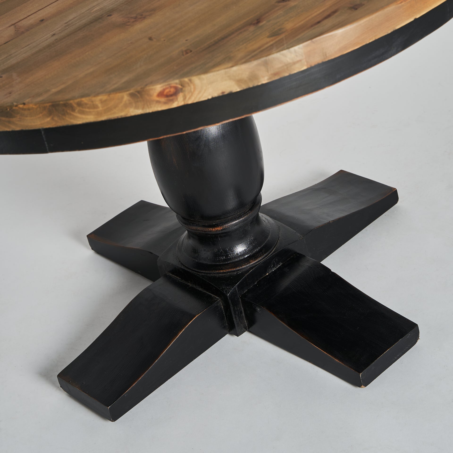 ZENICA DINING TABLE